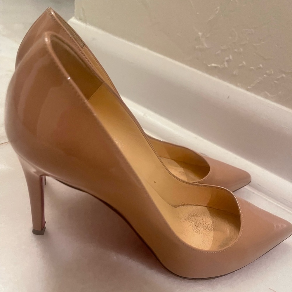 Christian Louboutin nude patent heel